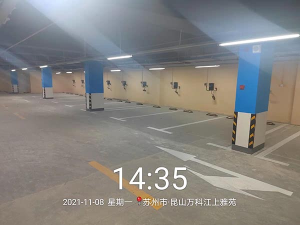 道路劃線，車(chē)位劃線，停車(chē)位劃線