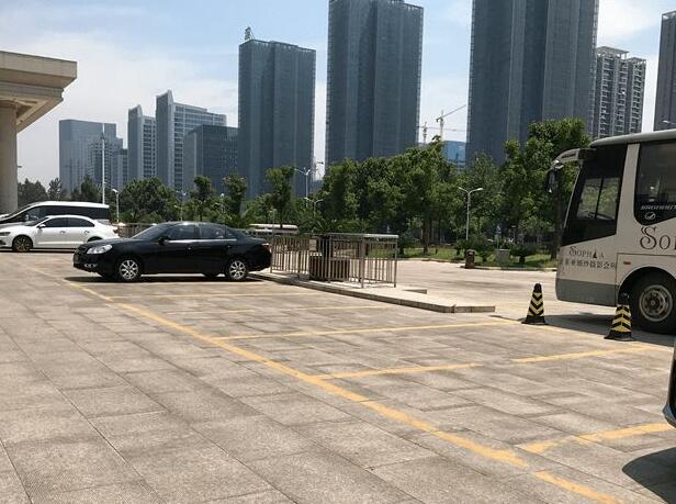 酒店賓館停車(chē)位劃線找什么單位，找誰(shuí)來(lái)劃線？