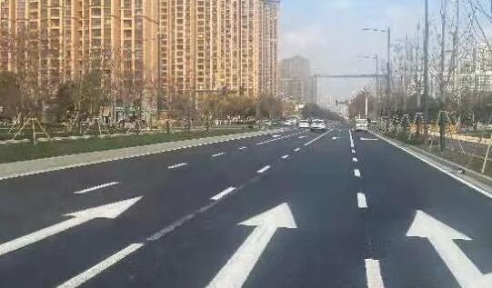 蘇州小區(qū)內的市政道路應如何劃線？