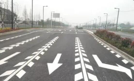 冷噴標(biāo)線一平方多少錢(qián)？道路劃線冷涂多少錢(qián)？
