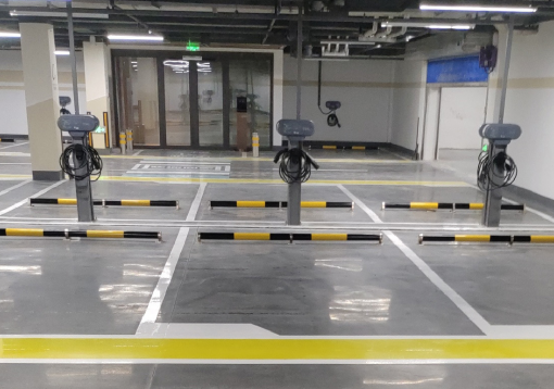舞動城市的動感線條，飛揚市政無錫專業(yè)畫車位線服務